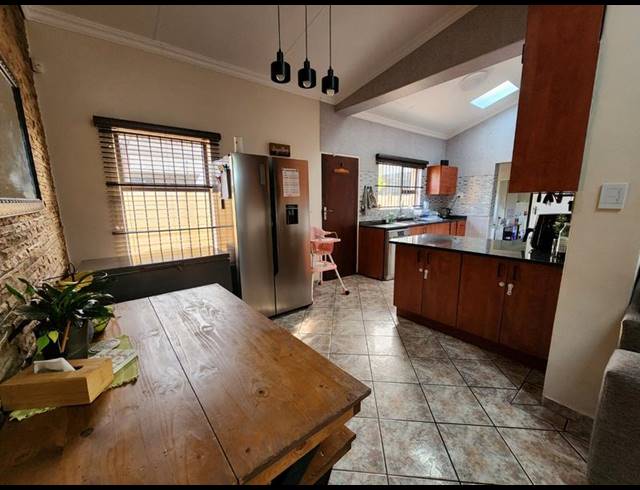 3 BEDROOM HOUSE FOR SALE IN ANNLIN
